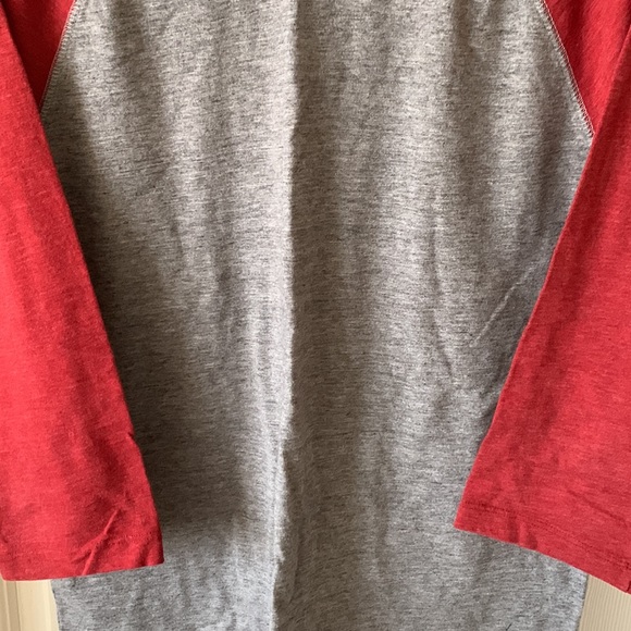 ⭐️ 3/$20 forever21 Raglan Tee - Picture 2 of 3